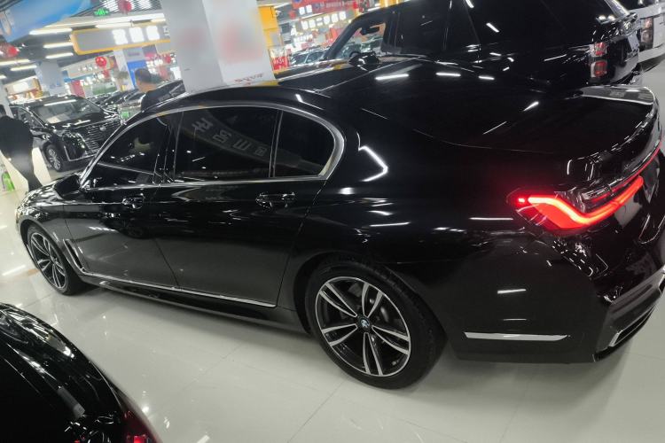 Used BMW 7 Series 2021 730Li M Sport Package Exterior 3