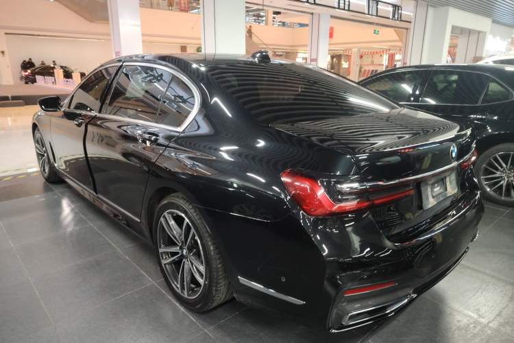 Used BMW 7 Series 2021 730Li M Sport Package Exterior 3