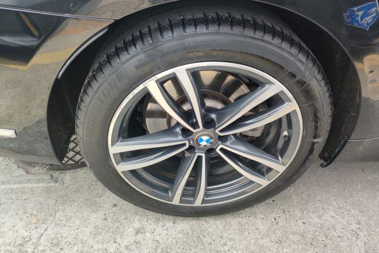 Used BMW 7 Series 2021 730Li M Sport Package Exterior 5