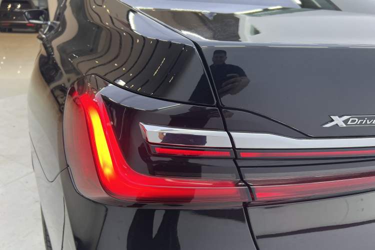 Used BMW 7 Series 2021 740Li xDrive Executive Luxury Package Exterior 7