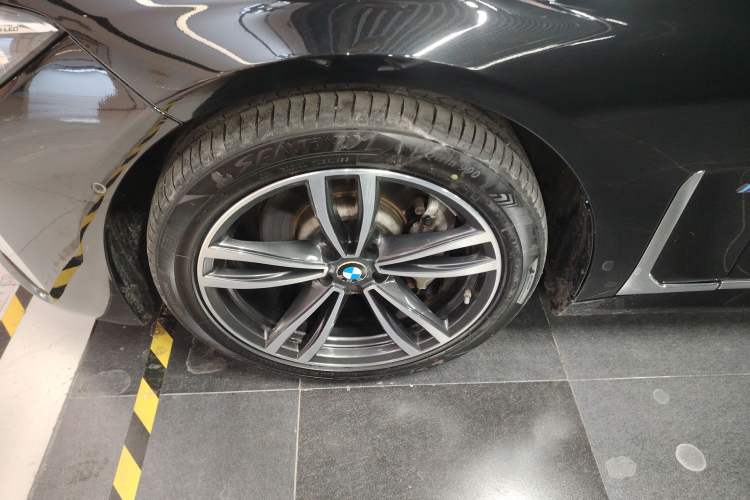 Used BMW 7 Series 2021 730Li M Sport Package Exterior 7