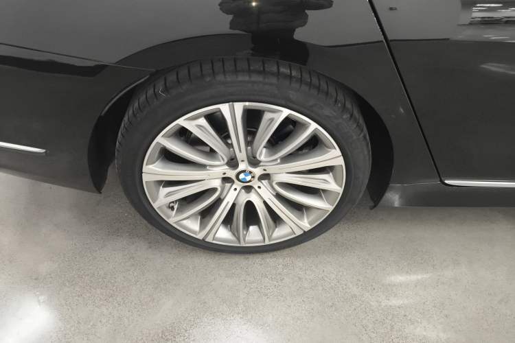 Used BMW 7 Series 2021 740Li Leading Edition Luxury Package Exterior 8