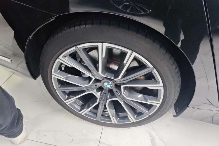 Used BMW 7 Series 2021 740Li Leading Model M Sport Package Exterior 8