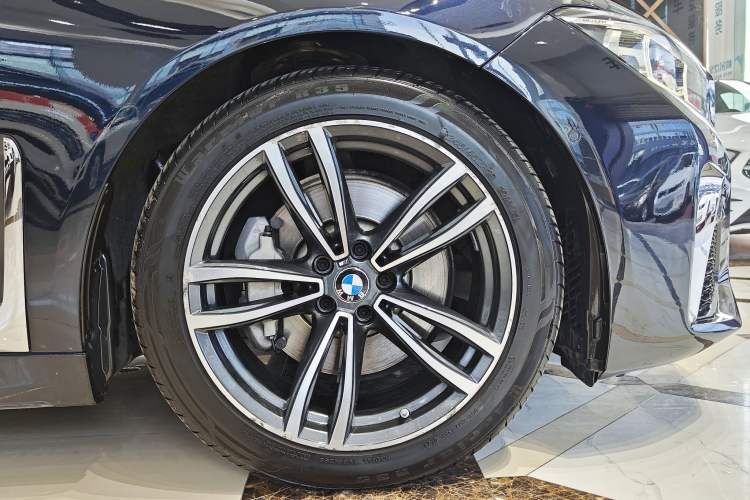 Used BMW 7 Series 2021 730Li M Sport Package Exterior 8