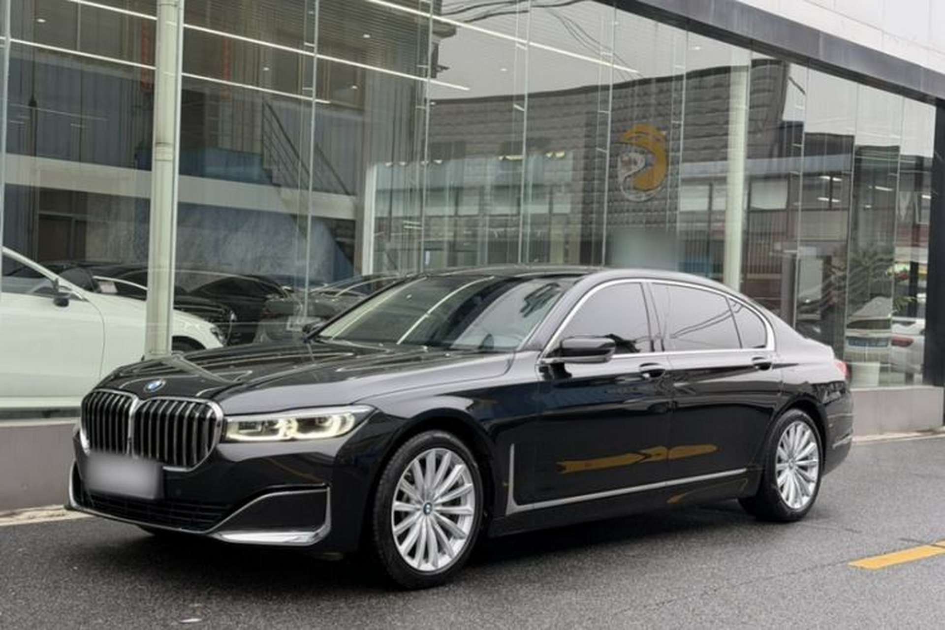 Used BMW 7 Series 2021 730Li Luxury Package Front Left 45 Deg