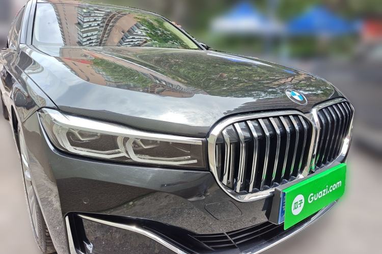 Used BMW 7 Series 2021 730Li Luxury Package Front Right 45 Deg