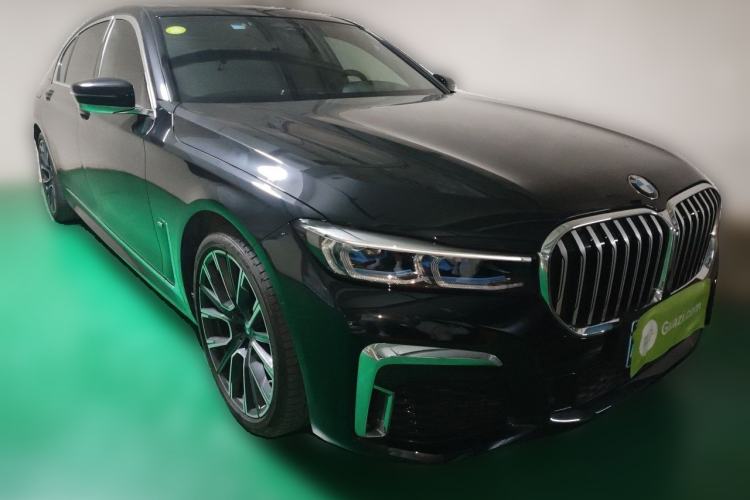 Used BMW 7 Series 2021 740Li xDrive Executive M Sport Package Front Right 45 Deg