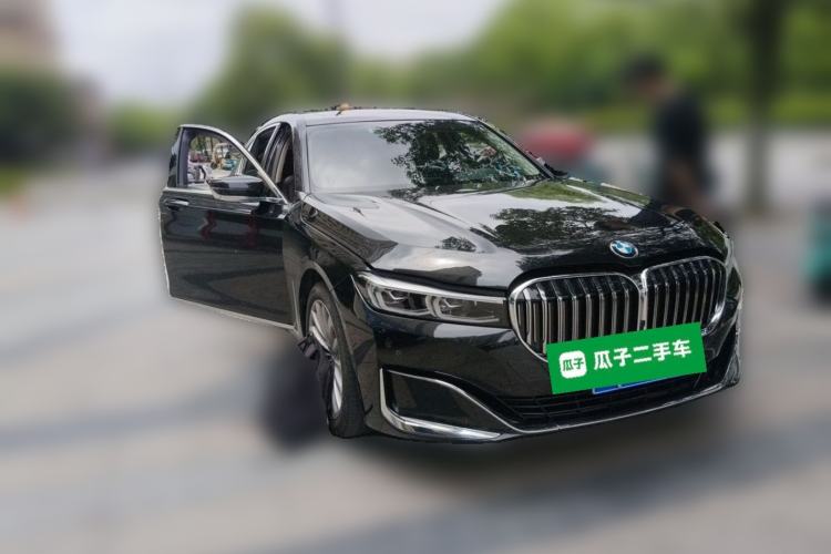 Used BMW 7 Series 2021 730Li Luxury Package Front Right 45 Deg