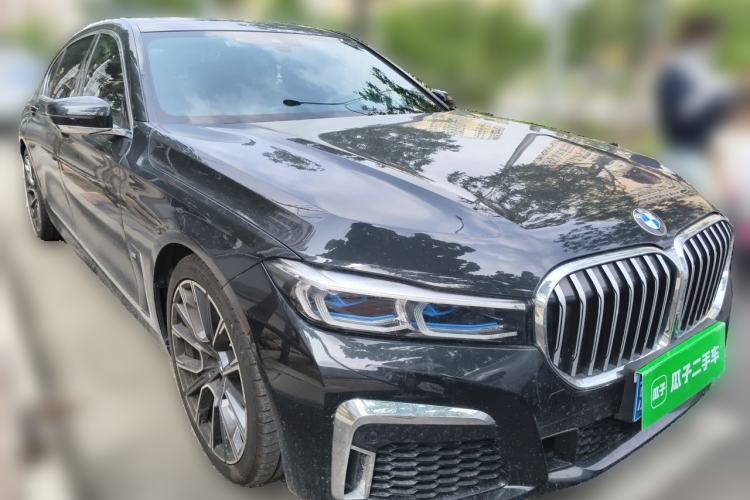 Used BMW 7 Series 2021 730Li M Sport Package Front Right 45 Deg
