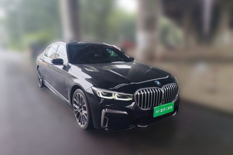 Used BMW 7 Series 2021 730Li M Sport Package Front Right 45 Deg