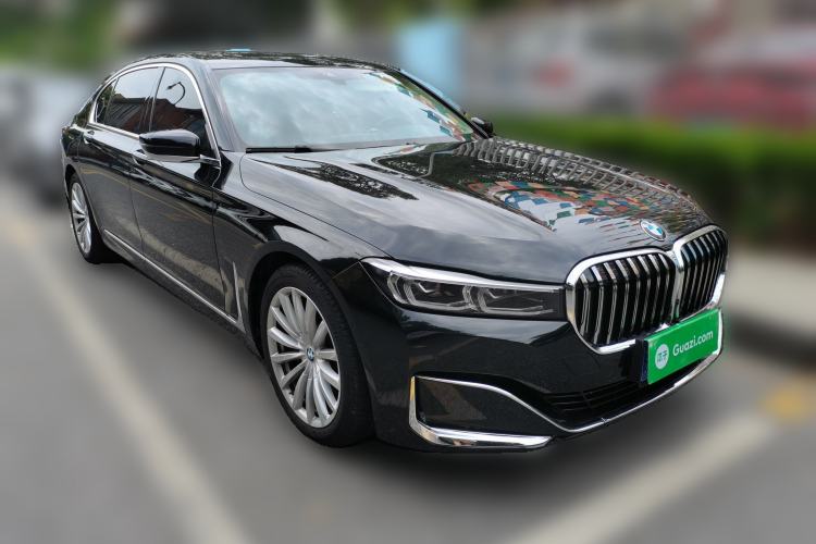 Used BMW 7 Series 2021 730Li Luxury Package Front Right 45 Deg