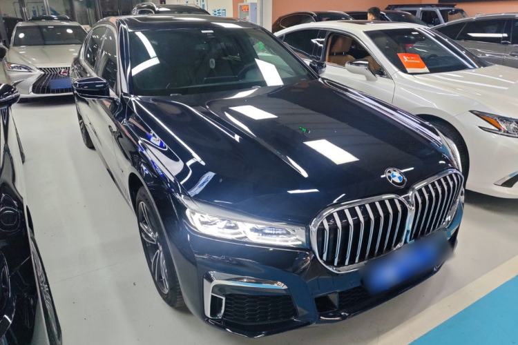 Used BMW 7 Series 2021 730Li M Sport Package Front Right 45 Deg