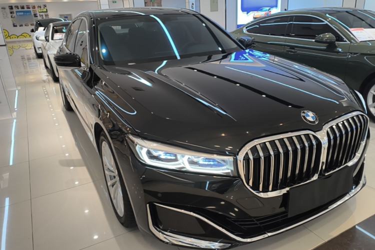 Used BMW 7 Series 2021 730Li Luxury Package Front Right 45 Deg