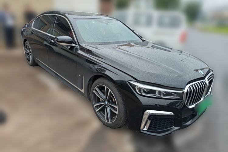 Used BMW 7 Series 2021 730Li M Sport Package Front Right 45 Deg