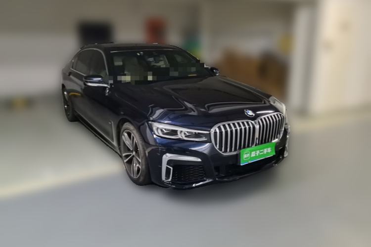 Used BMW 7 Series 2021 730Li M Sport Package Front Right 45 Deg