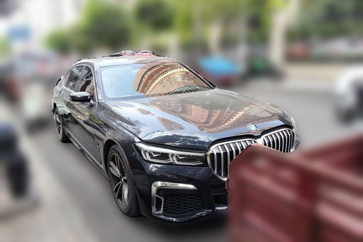 Used BMW 7 Series 2021 730Li M Sport Package Front Right 45 Deg