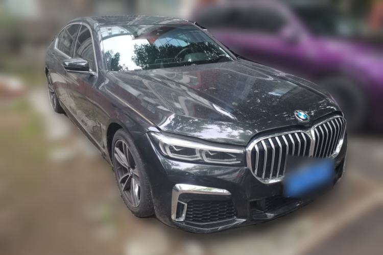 Used BMW 7 Series 2021 730Li M Sport Package Front Right 45 Deg