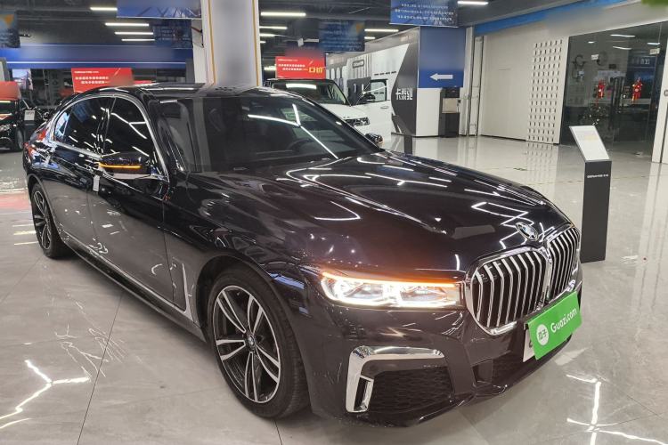 Used BMW 7 Series 2021 730Li M Sport Package Front Right 45 Deg