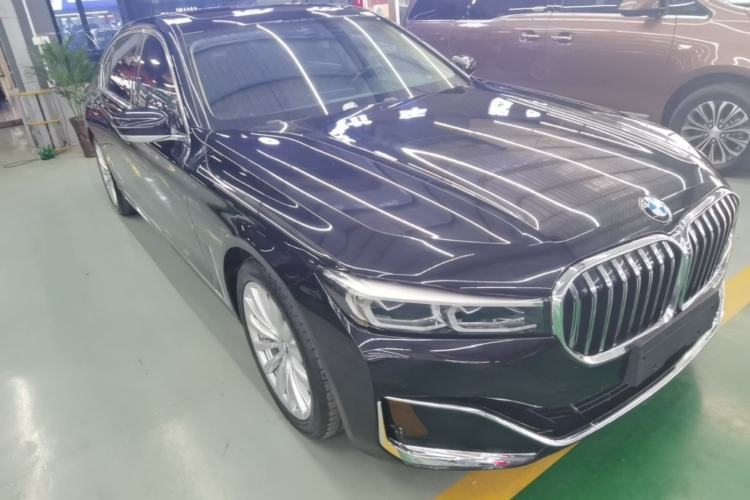 Used BMW 7 Series 2021 730Li Luxury Package Front Right 45 Deg