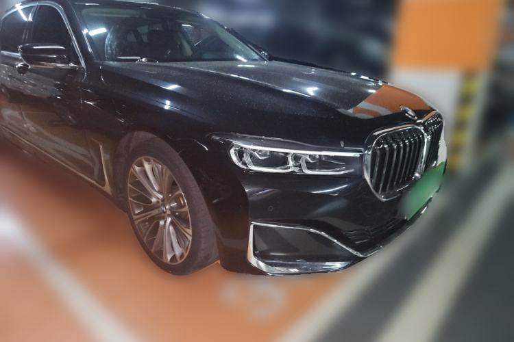 Used BMW 7 Series 2021 740Li Leading Edition Luxury Package Front Right 45 Deg