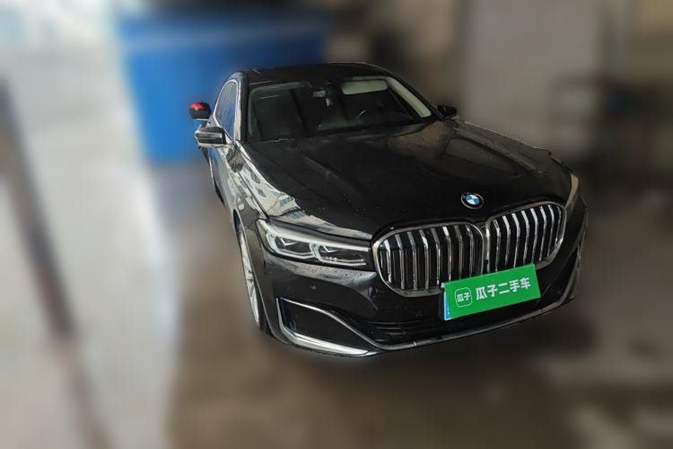 Used BMW 7 Series 2021 730Li Luxury Package Front Right 45 Deg