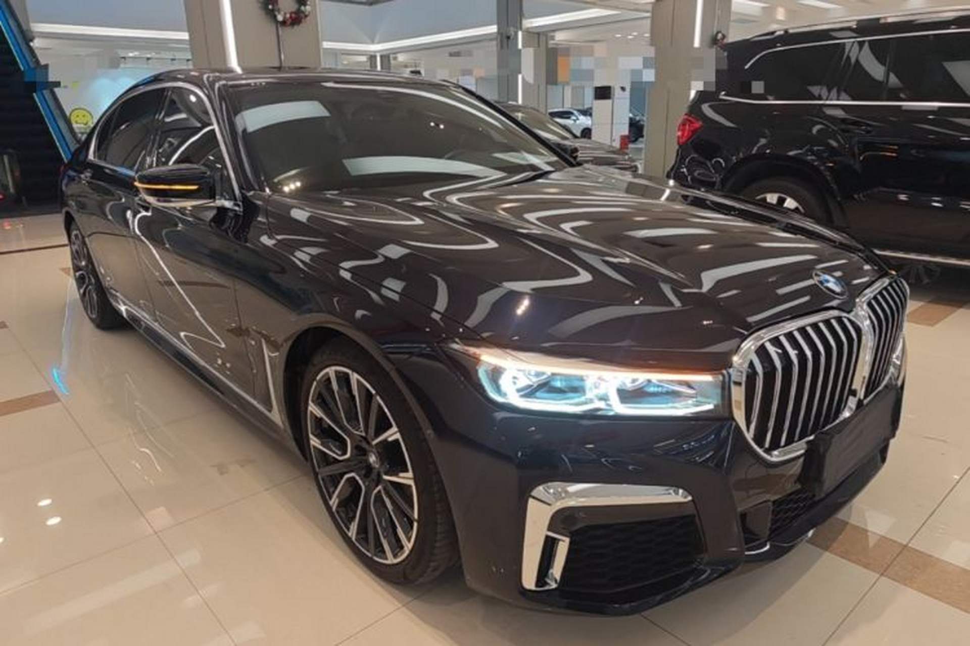 Used BMW 7 Series 2021 740Li Leading Model M Sport Package Front Right 45 Deg