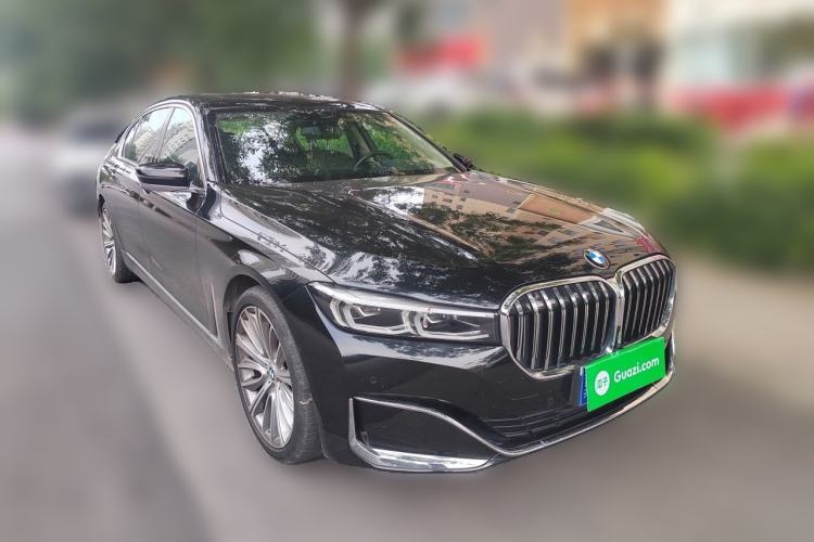 Used BMW 7 Series 2021 740Li Leading Edition Luxury Package Front Right 45 Deg