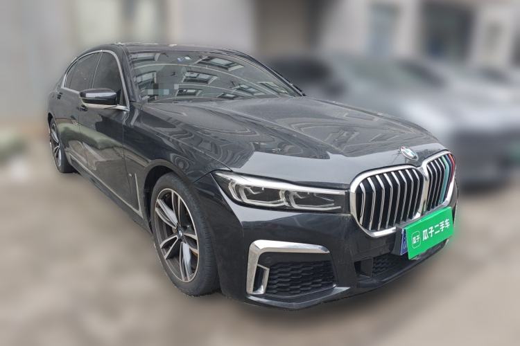 Used BMW 7 Series 2021 730Li M Sport Package Front Right 45 Deg