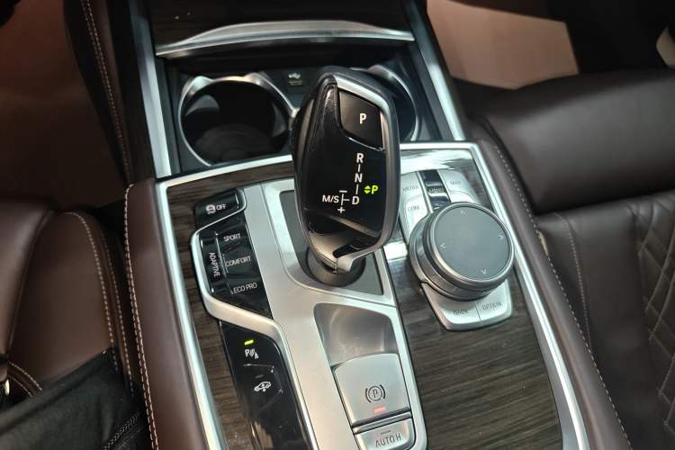 Used BMW 7 Series 2021 730Li Luxury Package Gear Lever