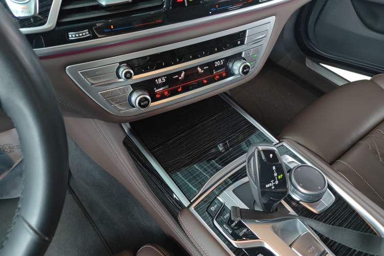 Used BMW 7 Series 2021 730Li M Sport Package Gear Lever