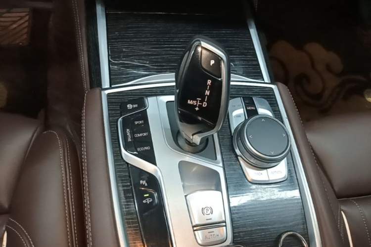 Used BMW 7 Series 2021 730Li M Sport Package Gear Lever