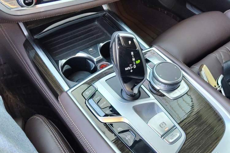 Used BMW 7 Series 2021 730Li Luxury Package Gear Lever