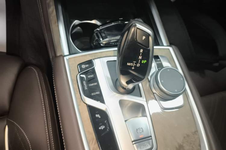 Used BMW 7 Series 2021 740Li Leading Edition Luxury Package Gear Lever