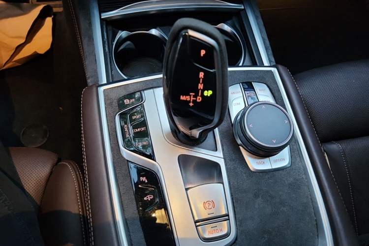 Used BMW 7 Series 2021 730Li M Sport Package Gear Lever