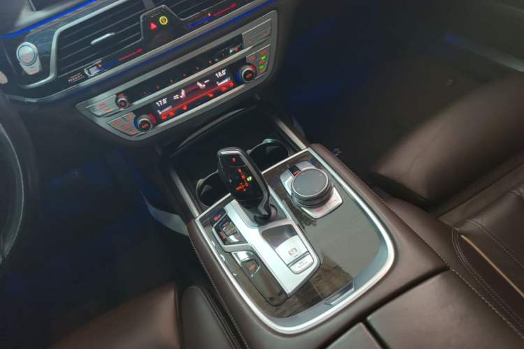 Used BMW 7 Series 2021 730Li Luxury Package Gear Lever