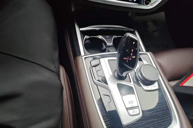 Used BMW 7 Series 2021 740Li Leading Model M Sport Package Gear Lever