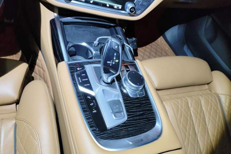 Used BMW 7 Series 2021 740Li Leading Model M Sport Package Gear Lever