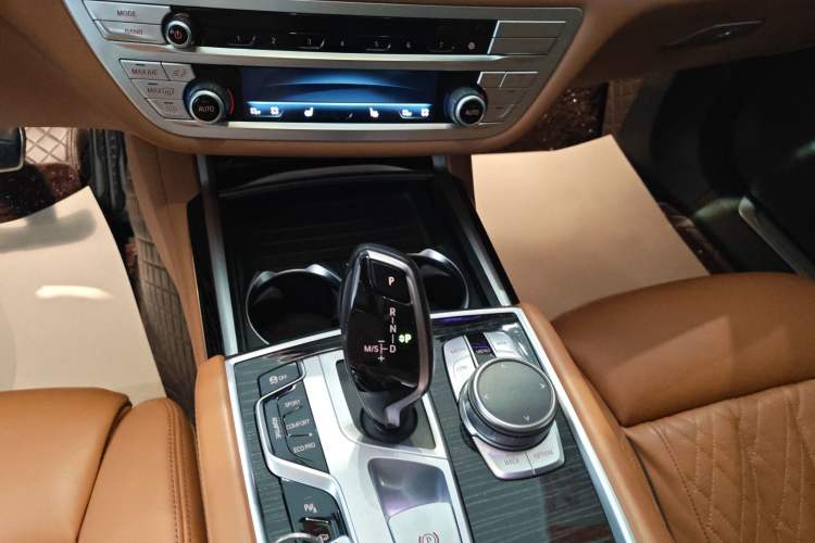 Used BMW 7 Series 2021 730Li M Sport Package Gear Lever