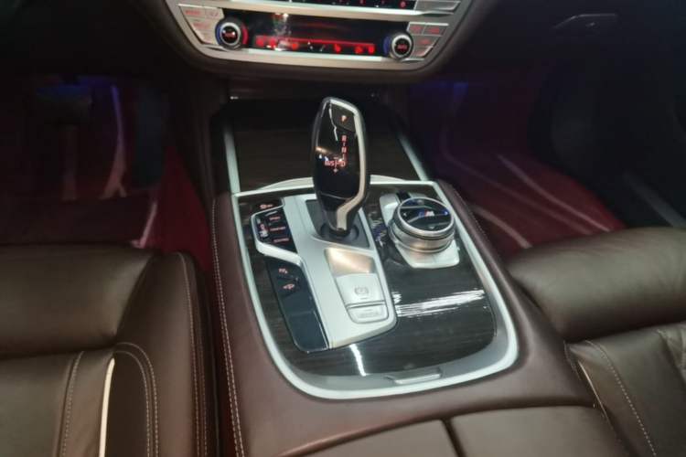 Used BMW 7 Series 2021 730Li Luxury Package Gear Lever