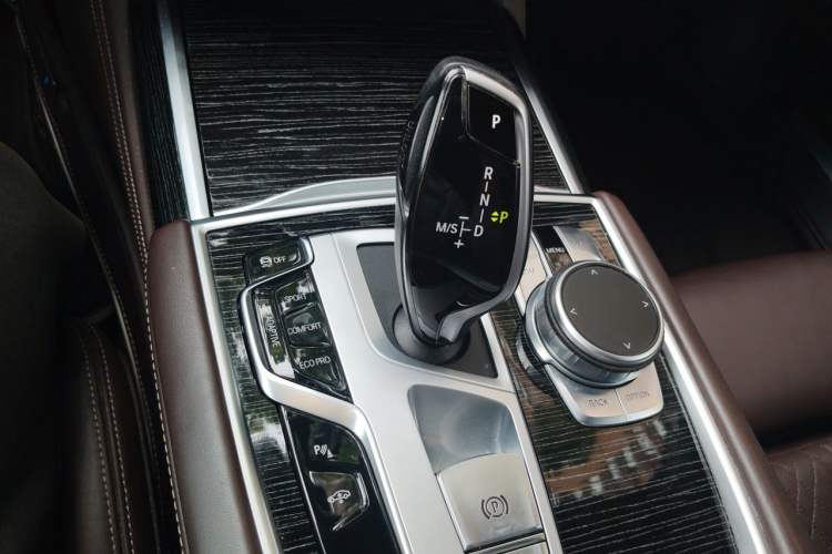 Used BMW 7 Series 2021 740Li Leading Model M Sport Package Gear Lever