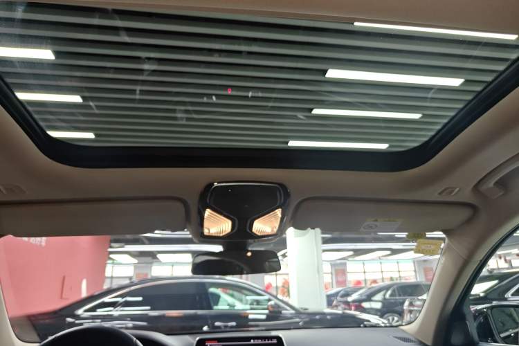 Used BMW 7 Series 2021 730Li Luxury Package Headliner