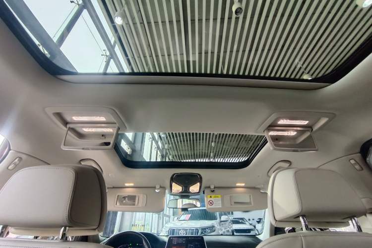 Used BMW 7 Series 2021 740Li Leading Edition Luxury Package Headliner
