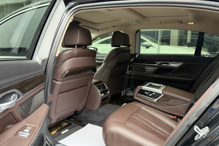 Used BMW 7 Series 2021 730Li Luxury Package Interior 1