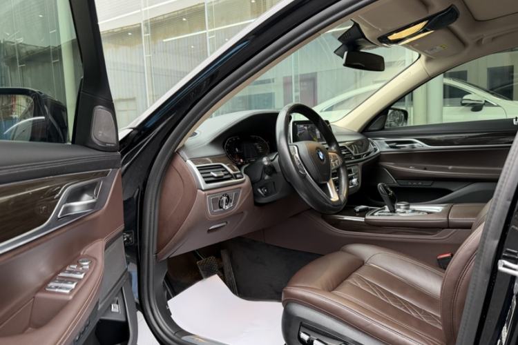 Used BMW 7 Series 2021 730Li Luxury Package Interior 2