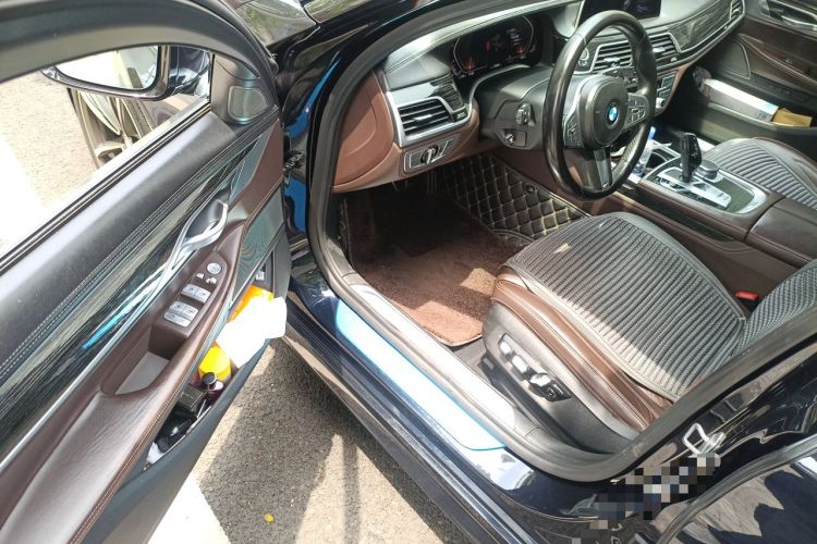 Used BMW 7 Series 2021 730Li M Sport Package Interior 3