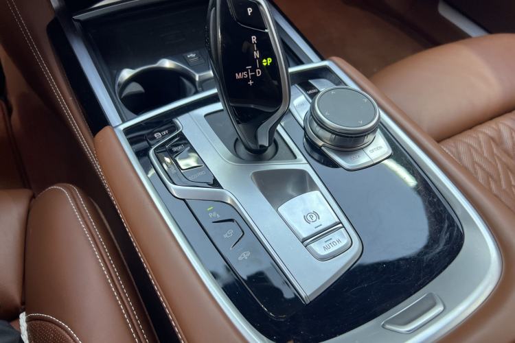 Used BMW 7 Series 2021 740Li xDrive Executive Luxury Package Interior 4