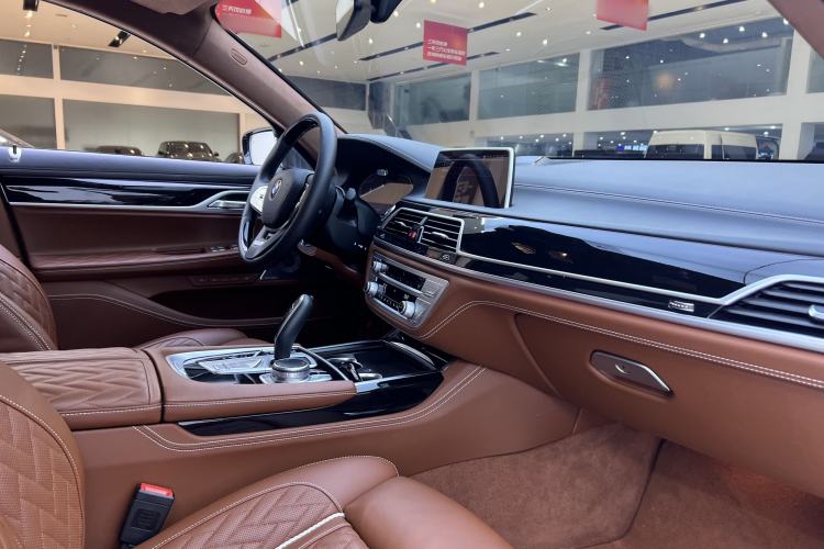 Used BMW 7 Series 2021 740Li xDrive Executive Luxury Package Interior 8