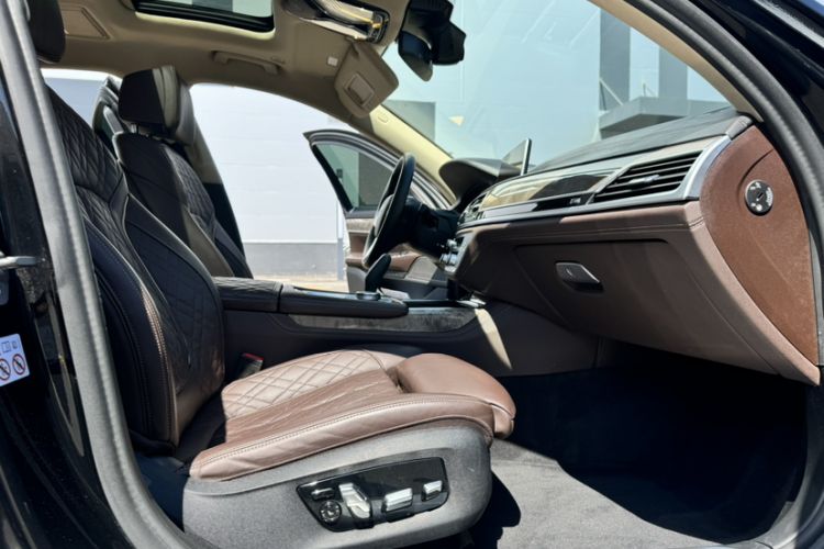 Used BMW 7 Series 2021 740Li Leading Edition Luxury Package Interior 9