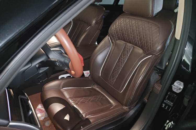 Used BMW 7 Series 2021 730Li Luxury Package Left Front Seat