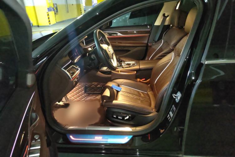 Used BMW 7 Series 2021 730Li Luxury Package Left Front Seat